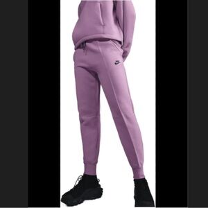 Nike Sportswear TECH Fleece (FB8330-632, Beyond Pink/Black) - Wmns sz LARGE